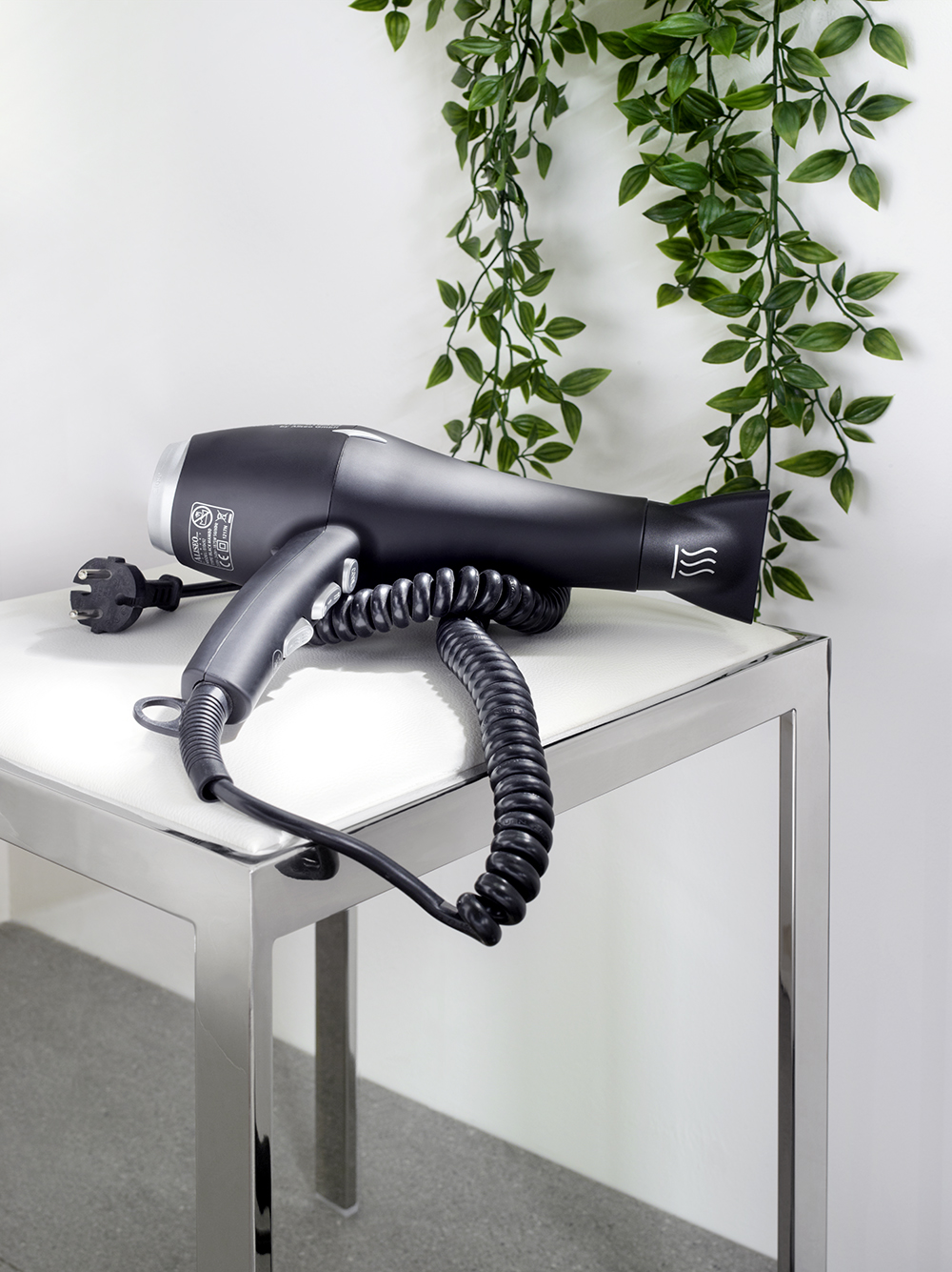 aliseo-black-mambo-1875-hotelhaartrockner-ionen-ac-motor image 2